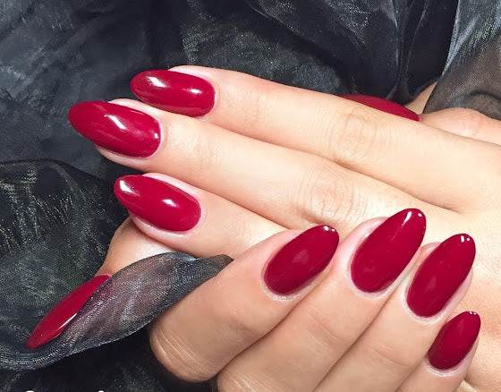SMALTO CND VINYLUX Rouge Rite